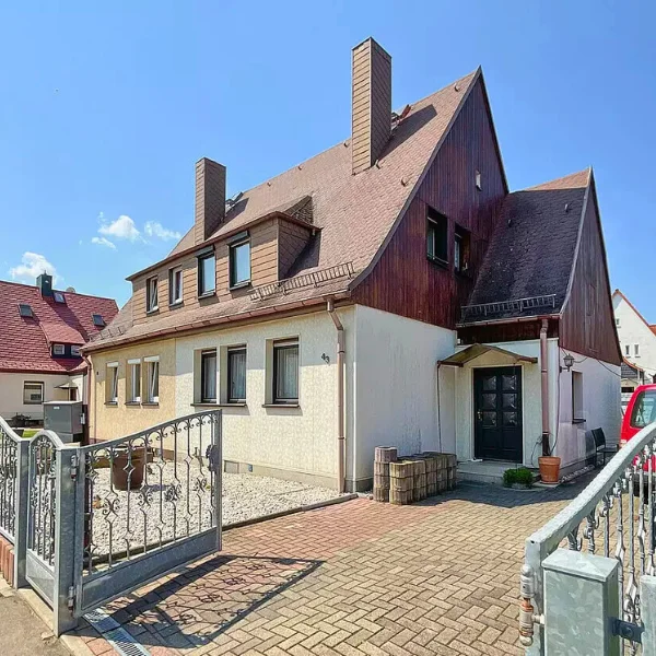 Auszug aus über 212 von uns verkauften Häusern (Einfamilienhäuser, Doppelhaushälften, Reihenhäuser, Villen etc.) in Leipzig und Umgebung